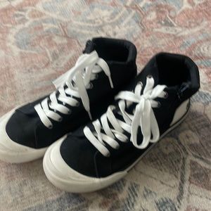 Women’s ROCKET DOG black high top sneakers, size 8 1/2